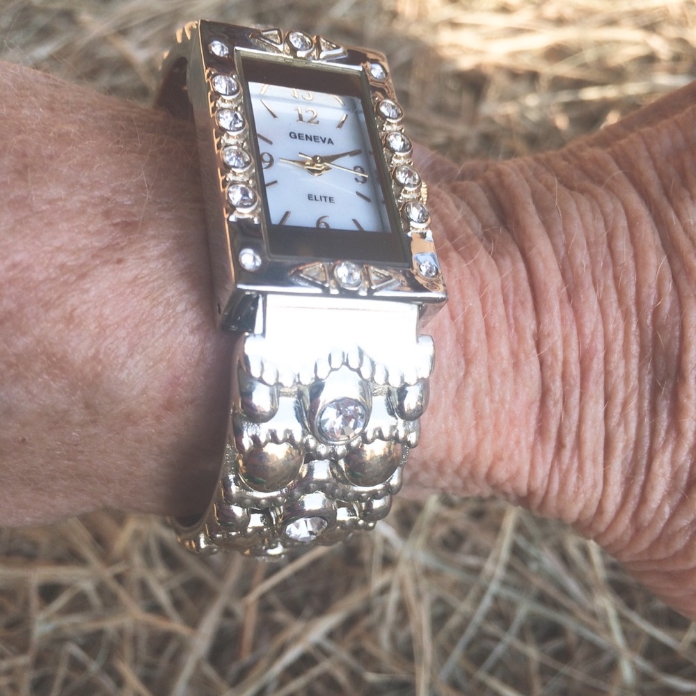 Watch - Picture 2 of 3